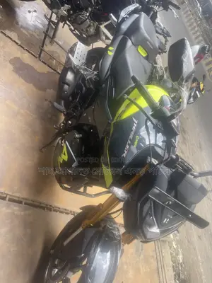 Hero Thriller 160R 4V 2026 Green