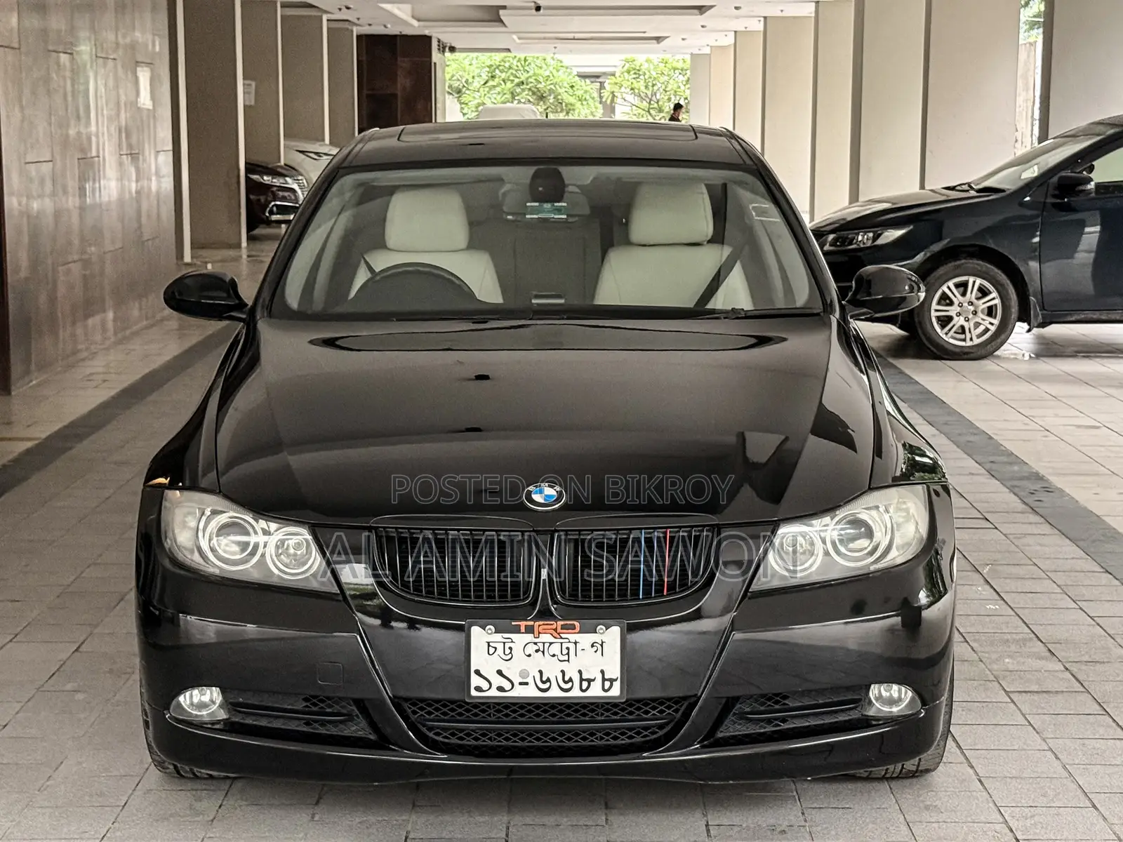 BMW 3 Series 320i RWD 2005 Black