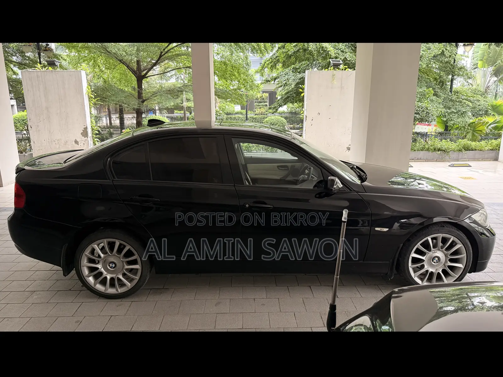 BMW 3 Series 320i RWD 2005 Black