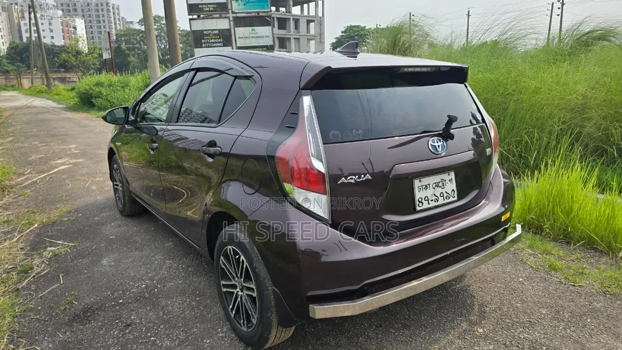 Toyota Aqua 2017 Brown