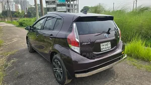 Toyota Aqua 2017 Brown