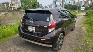 Toyota Aqua 2017 Brown
