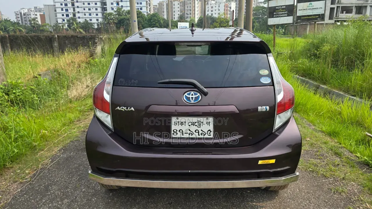 Toyota Aqua 2017 Brown