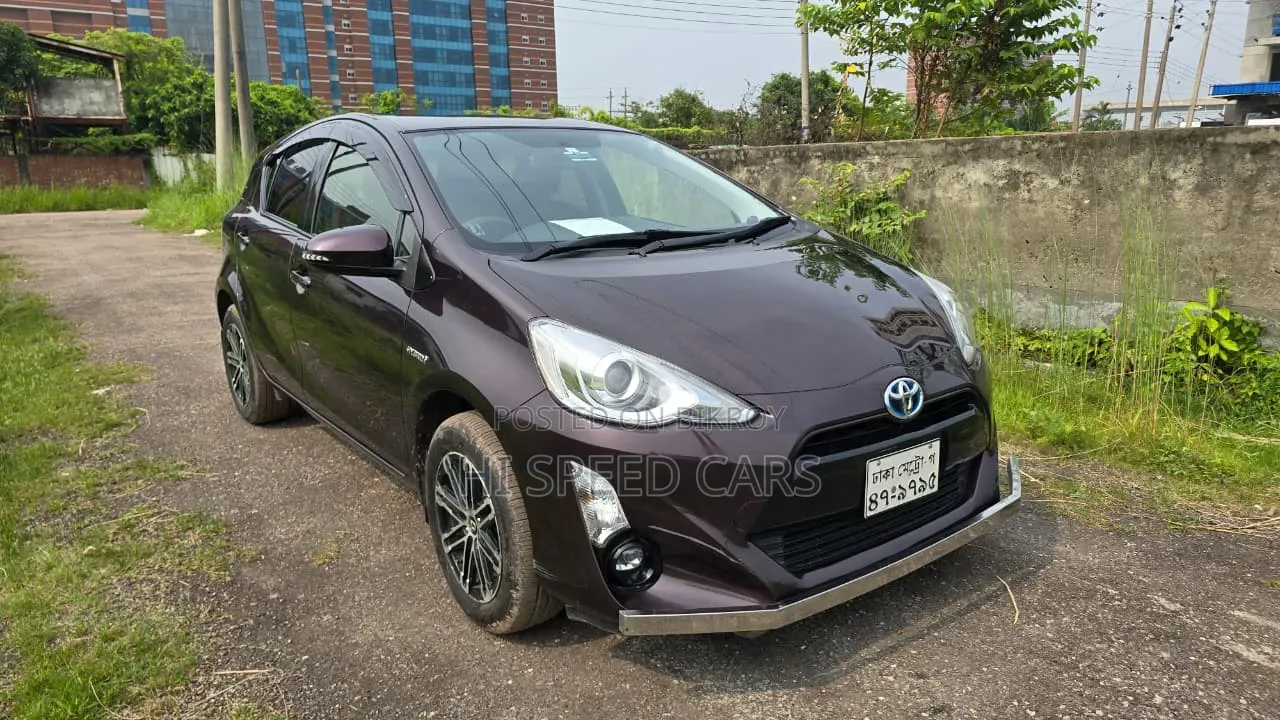Toyota Aqua 2017 Brown