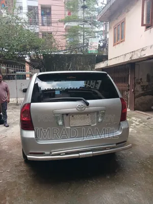 টয়োটা করোলা ২০০৪ সিলভার