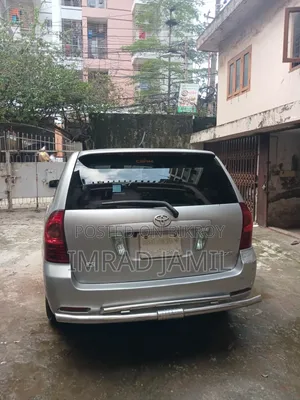 টয়োটা করোলা ২০০৪ সিলভার