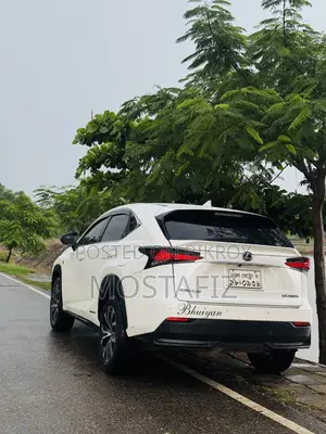 লেক্সাস NX 300h FWD ২০১৪ পার্ল