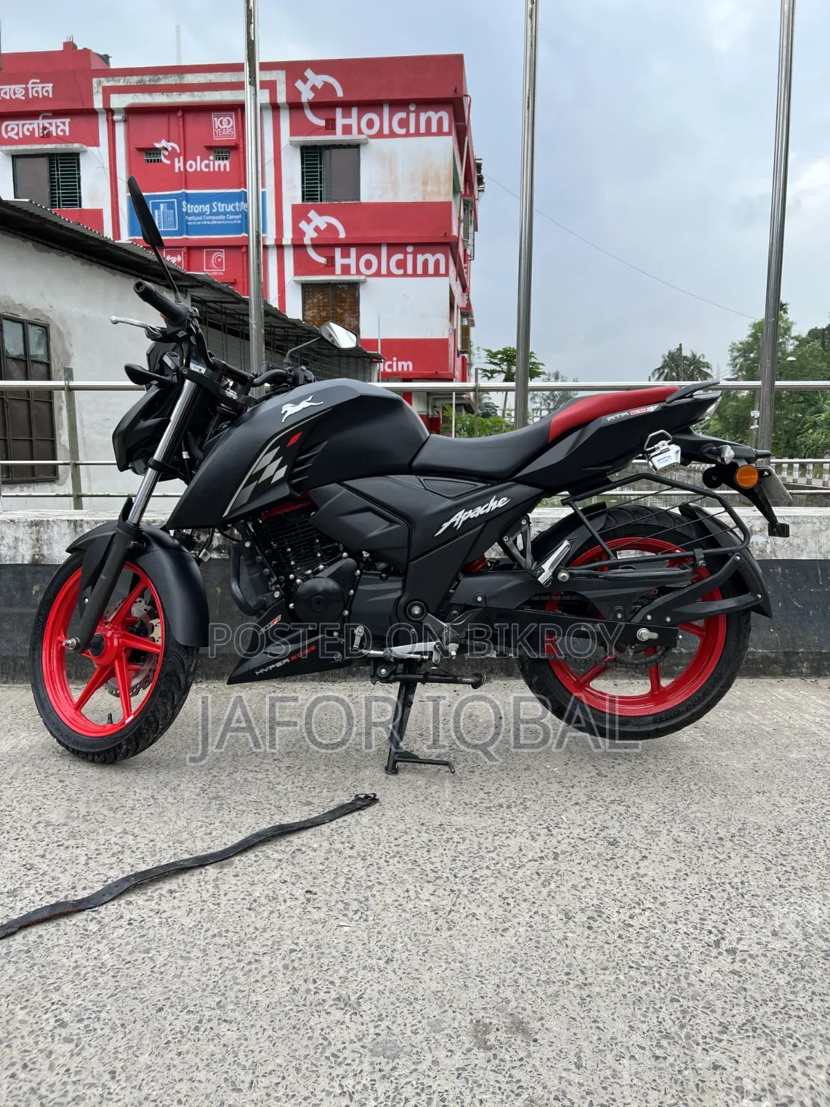 New TVS Apache RTR 160 4V Fi 2024 Black