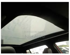নতুন টয়োটা করোলা ক্রস ২০২৫ লাল