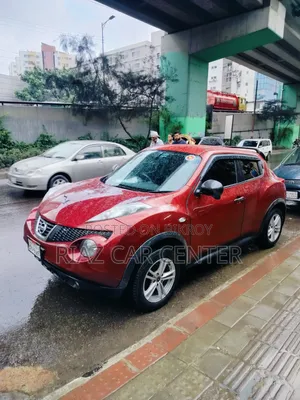 নিসান জুক ২০১১ লাল