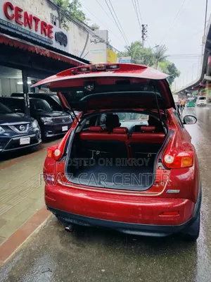 নিসান জুক ২০১১ লাল