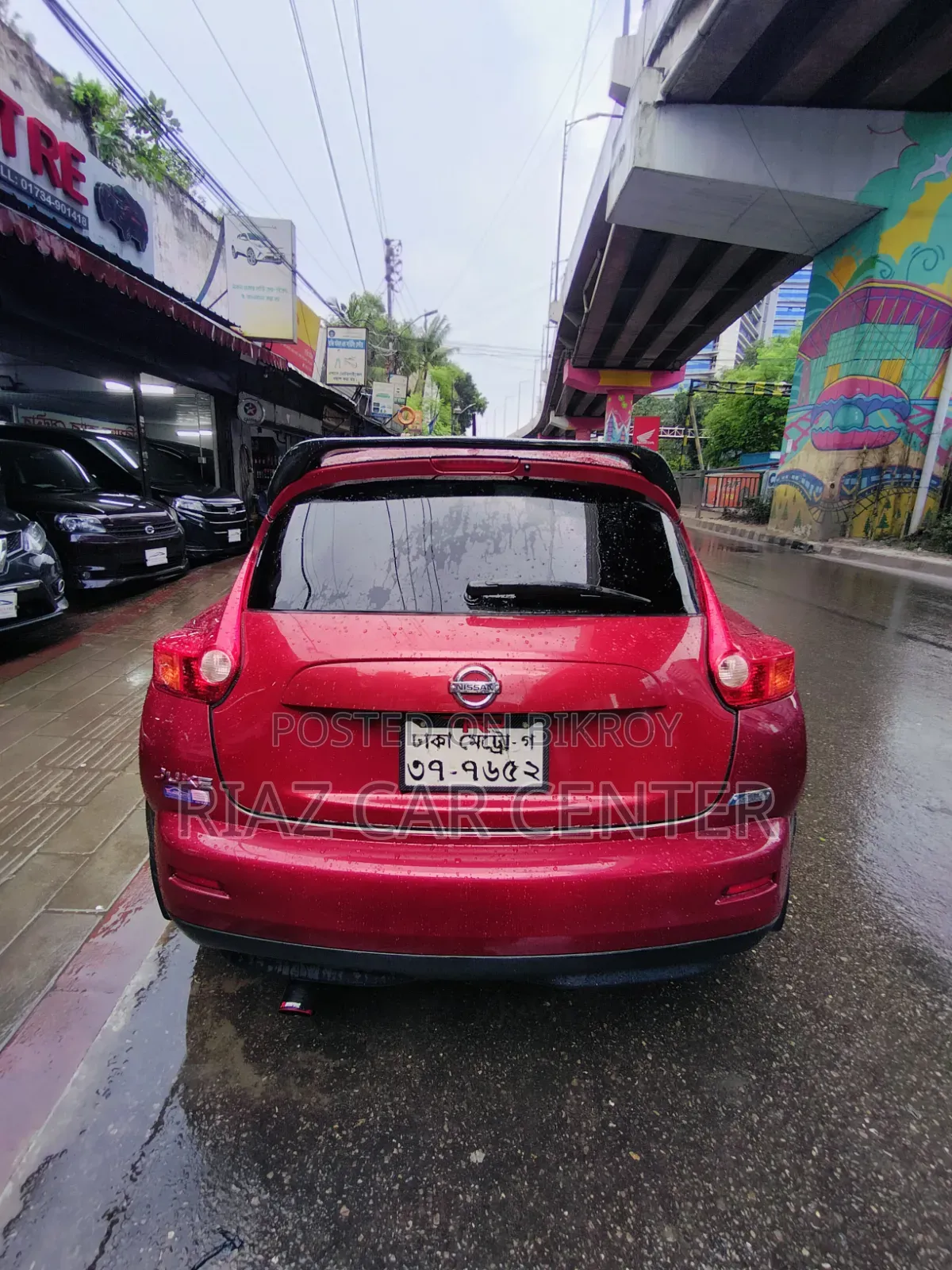 নিসান জুক ২০১১ লাল
