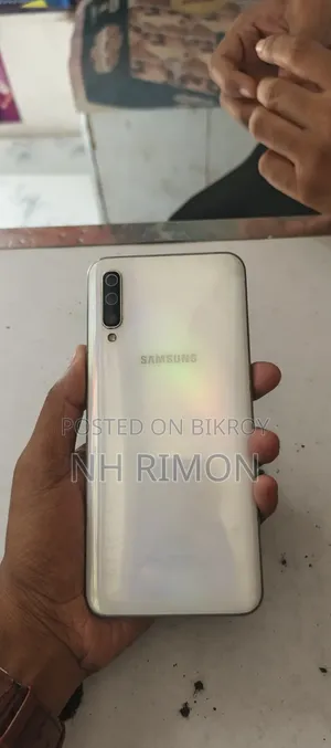 Samsung Galaxy A50 128 GB White