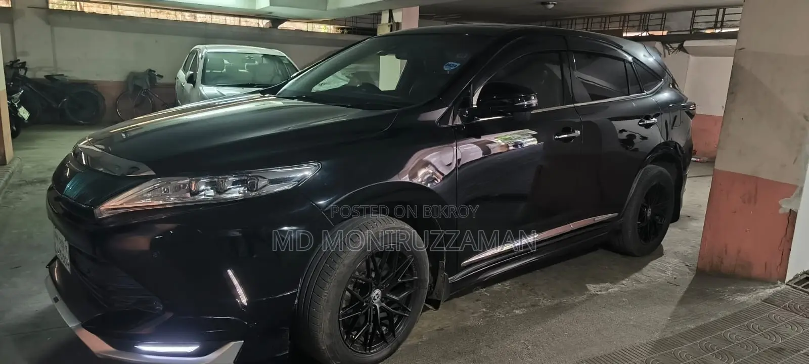 Toyota Harrier 2.0 2017 Black
