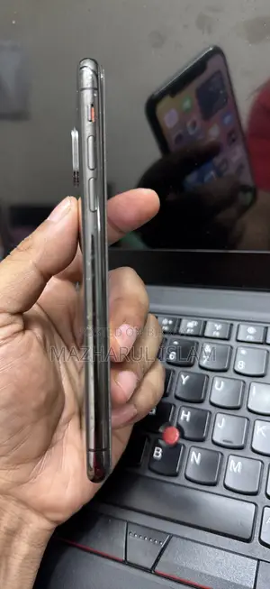 অ্যাপল আইফোন এক্সএস ৬৪ জিবি ব্ল্যাক
