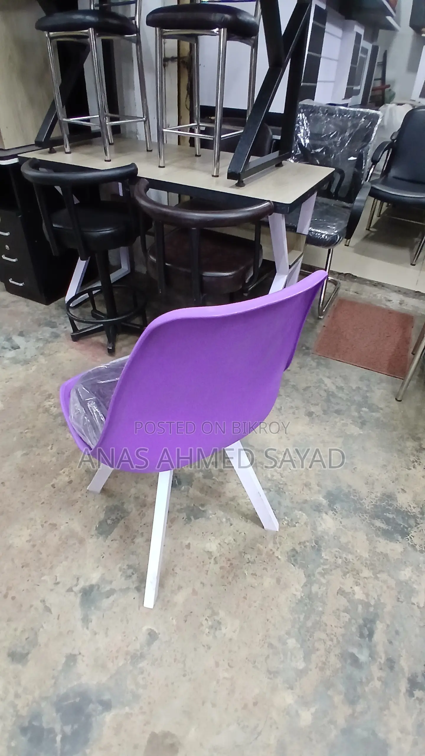 Attractive and Premium Quality Tulip Chair