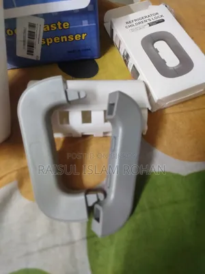 Fridge Lock Auto Paste Holder