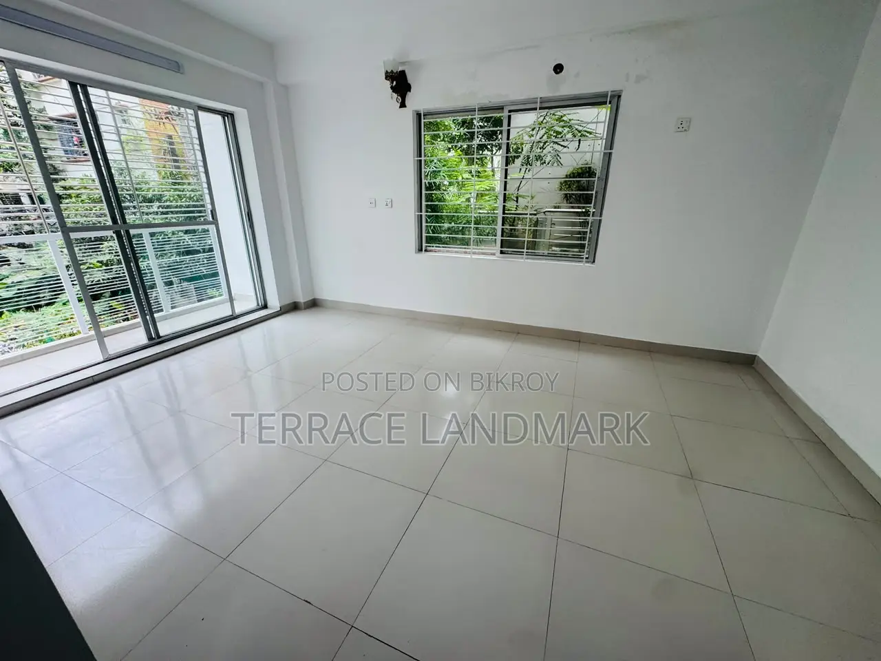 4bdrm Apartment in Basundhara for sale