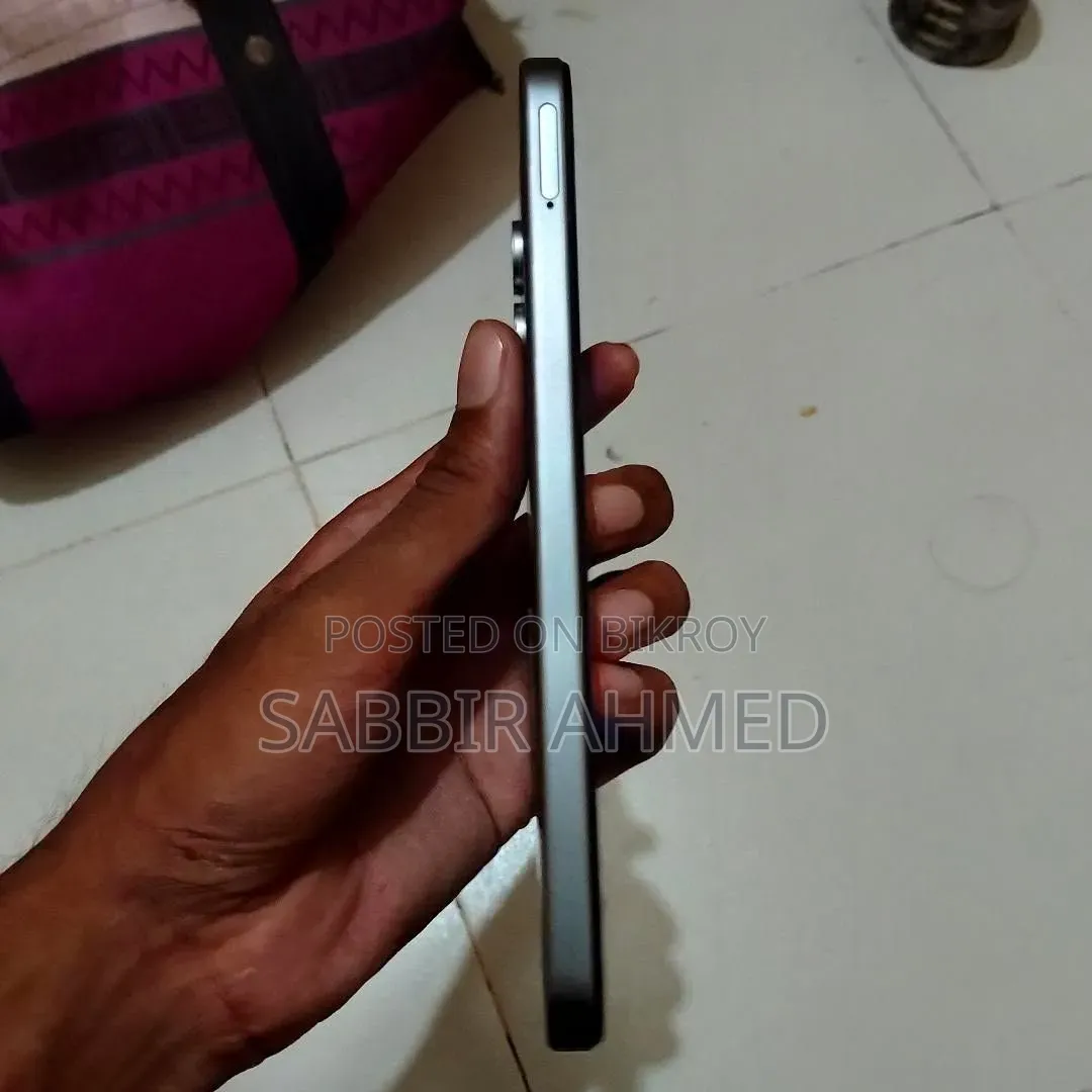 New Realme C100i 64 GB Bronze