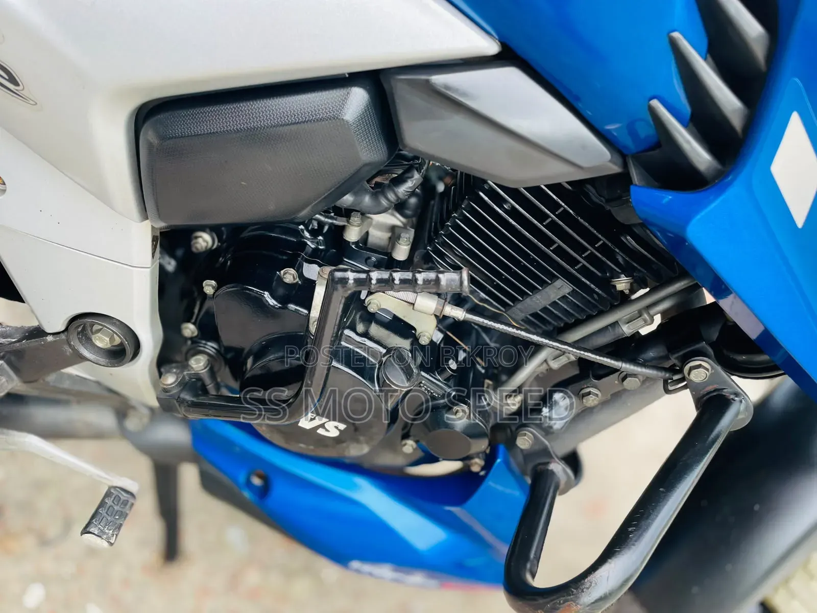 TVS Apache RTR 160 4V 2022 Blue