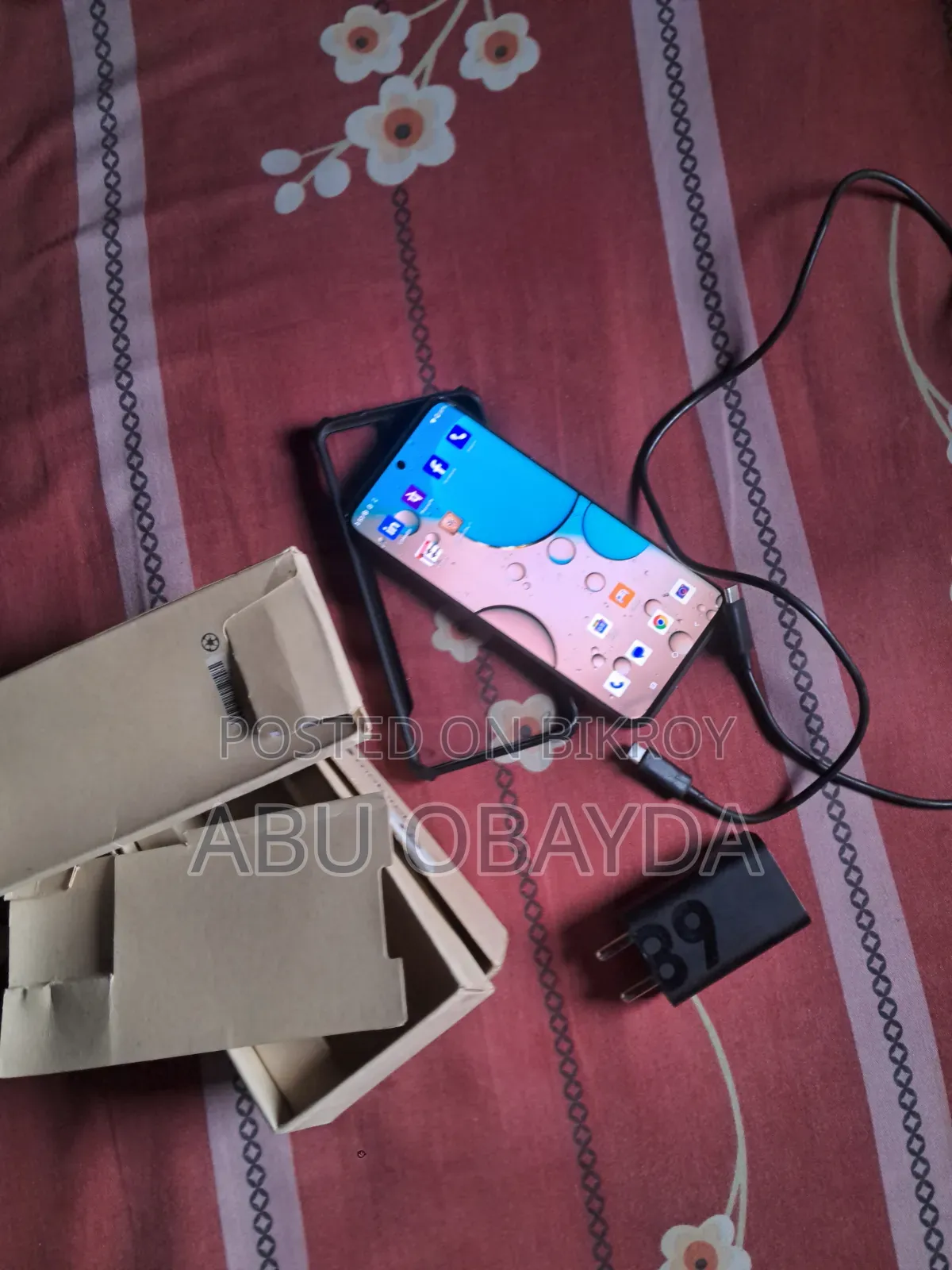 মটোরোলা এজ ৪০ নিও ২৫৬ জিবি সাদা