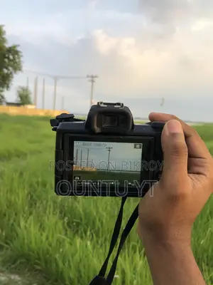 ক্যানন এম৫০ (মিররলেস)
