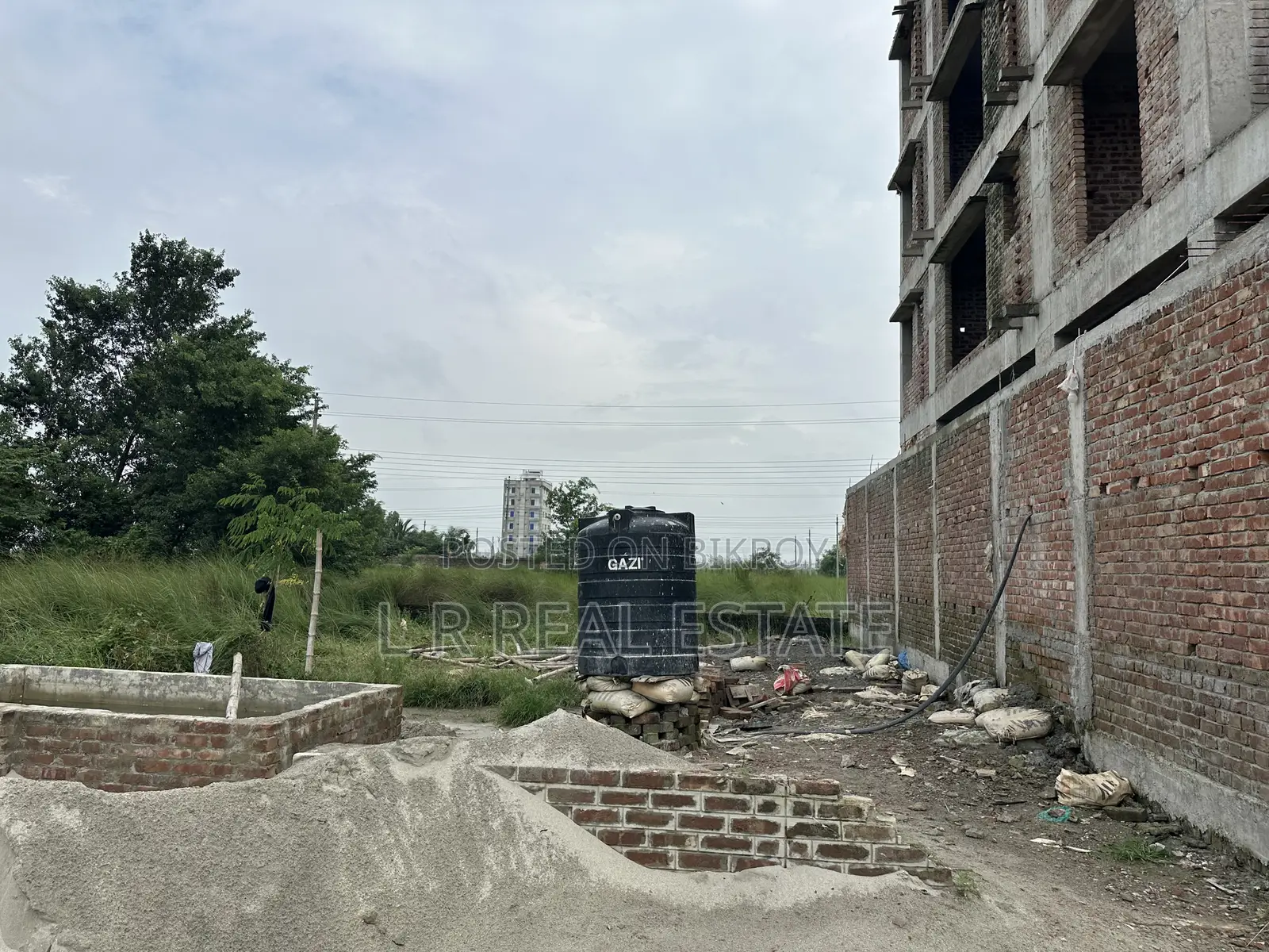 ব্লক-এন, ৩ কাঠা, পূর্বমুখী প্লট জরুরি বিক্রয়, বসুন্ধরা