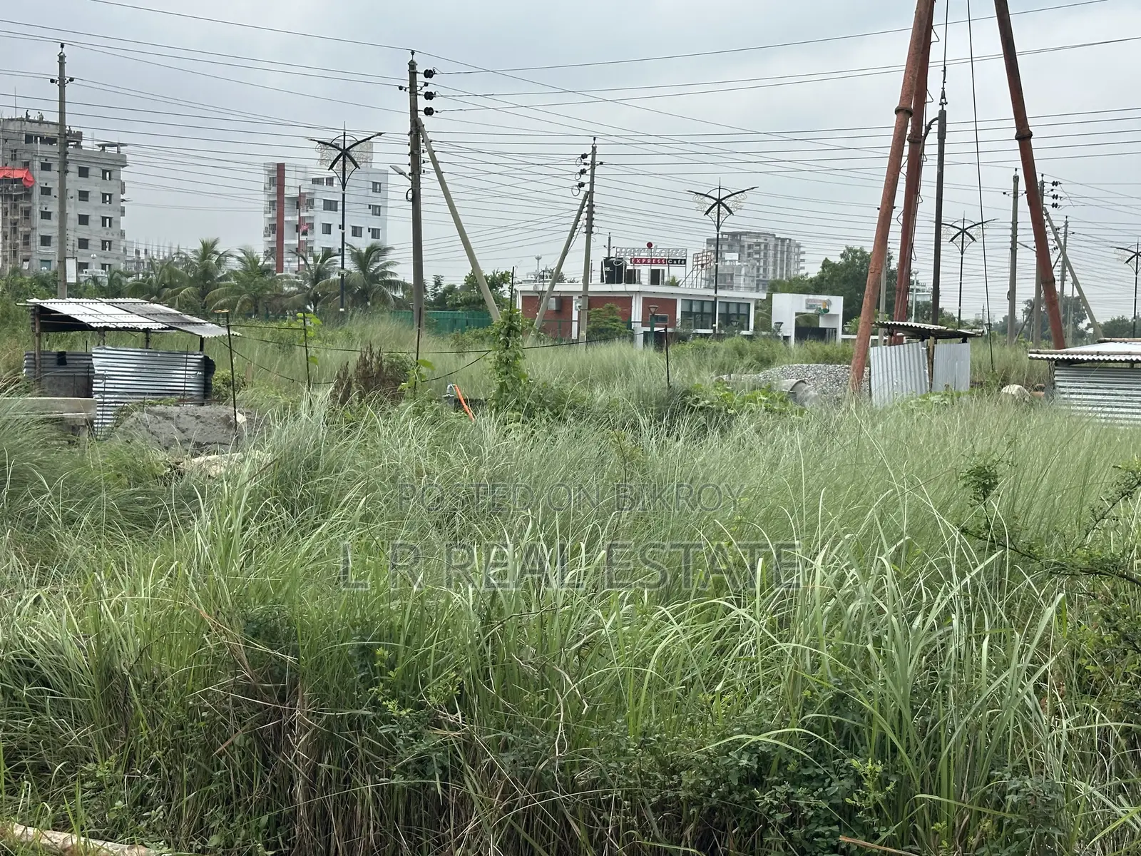 ব্লক-এন, ৩ কাঠা, পূর্বমুখী প্লট জরুরি বিক্রয়, বসুন্ধরা