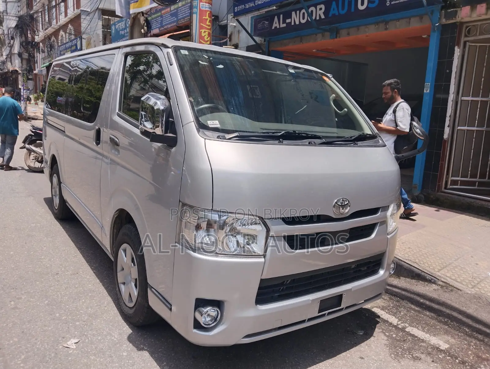 Toyota HiAce 2021 Silver