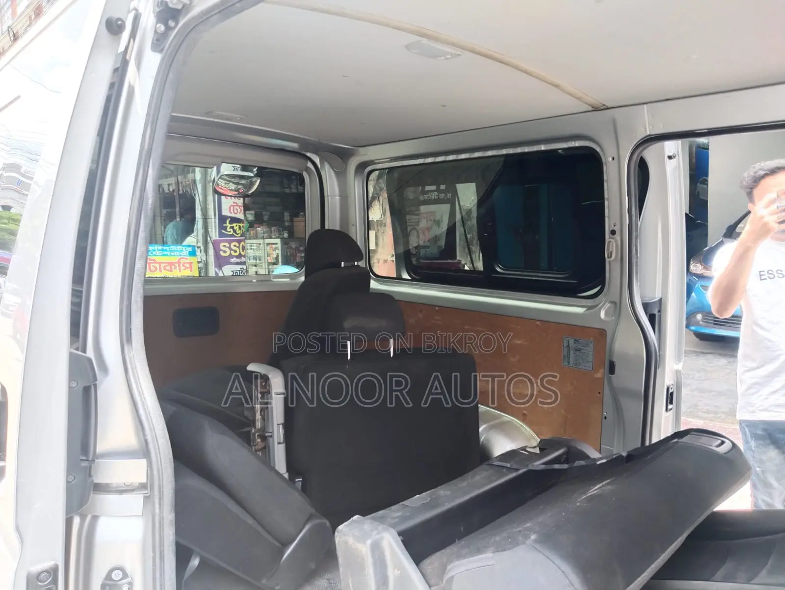 Toyota HiAce 2021 Silver