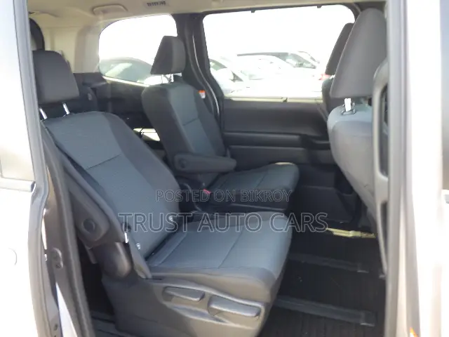 Toyota Noah 2022 Gray