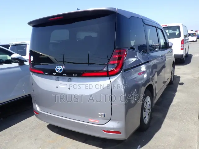 Toyota Noah 2022 Gray