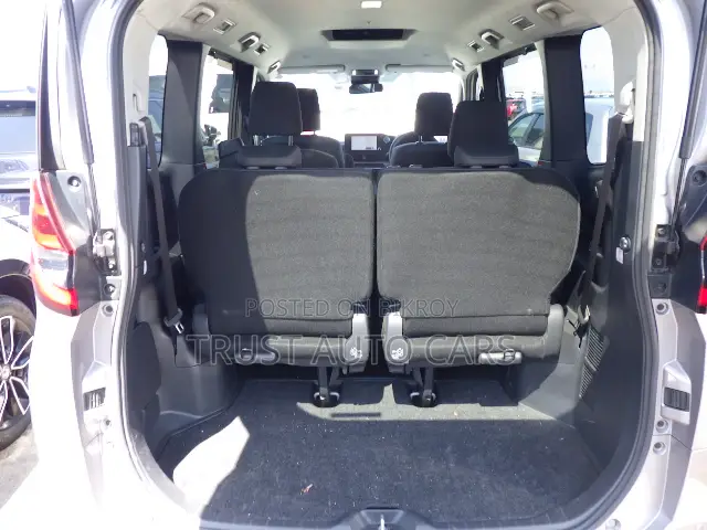 Toyota Noah 2022 Gray