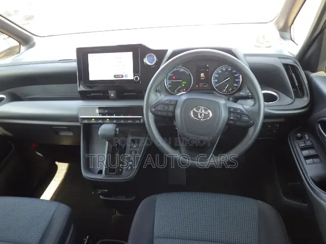 Toyota Noah 2022 Gray