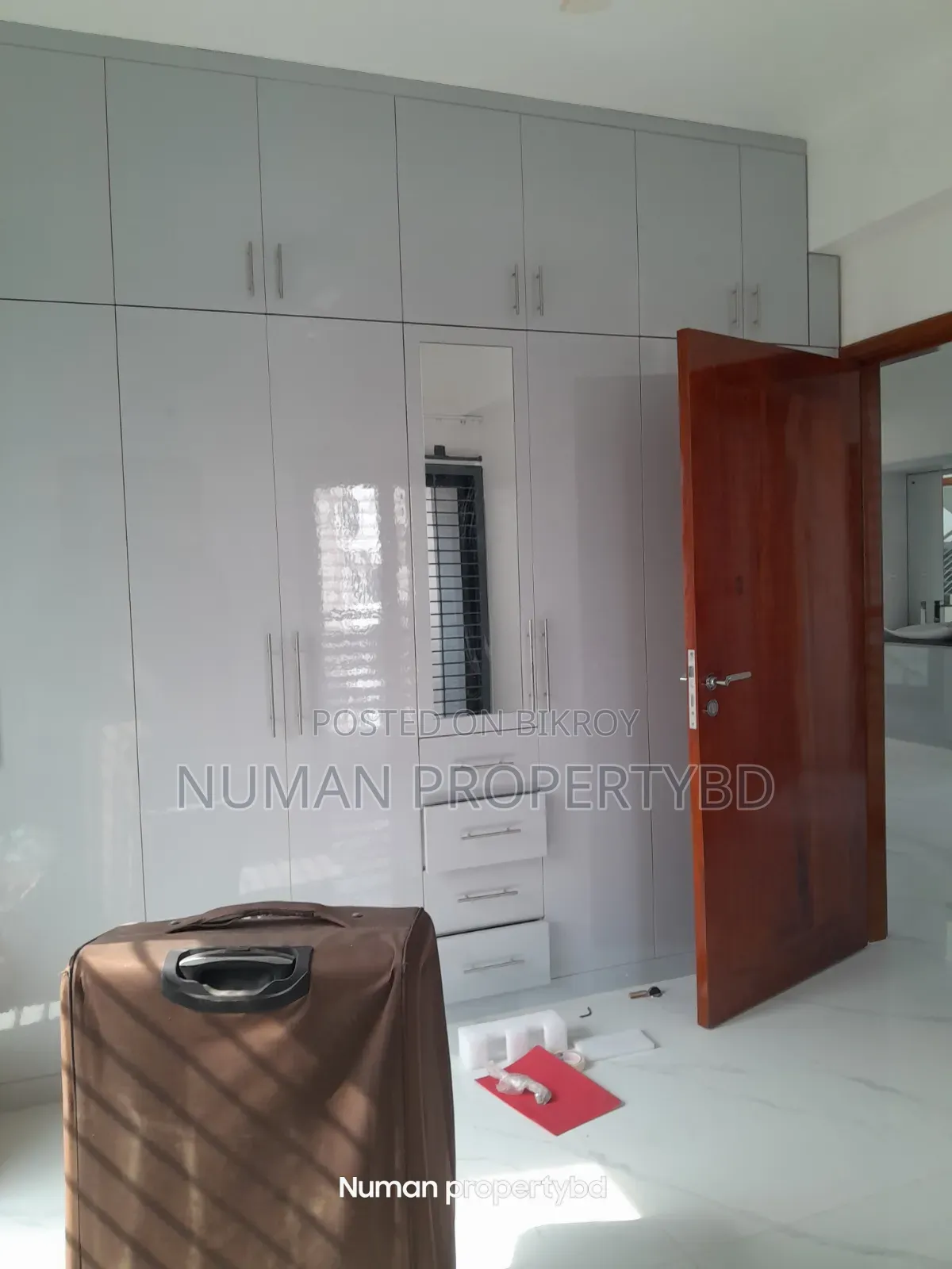 নuman প্রপার্টি বিডি, বসুন্ধরায় ৩ বেডরুমের অ্যাপার্টমেন্ট ভাড়া দেওয়া হবে