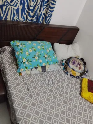 নতুন খাটের মতো