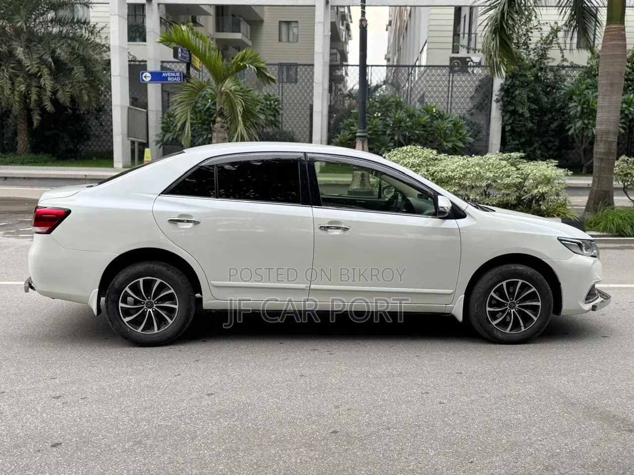 Toyota Premio 2017 Pearl