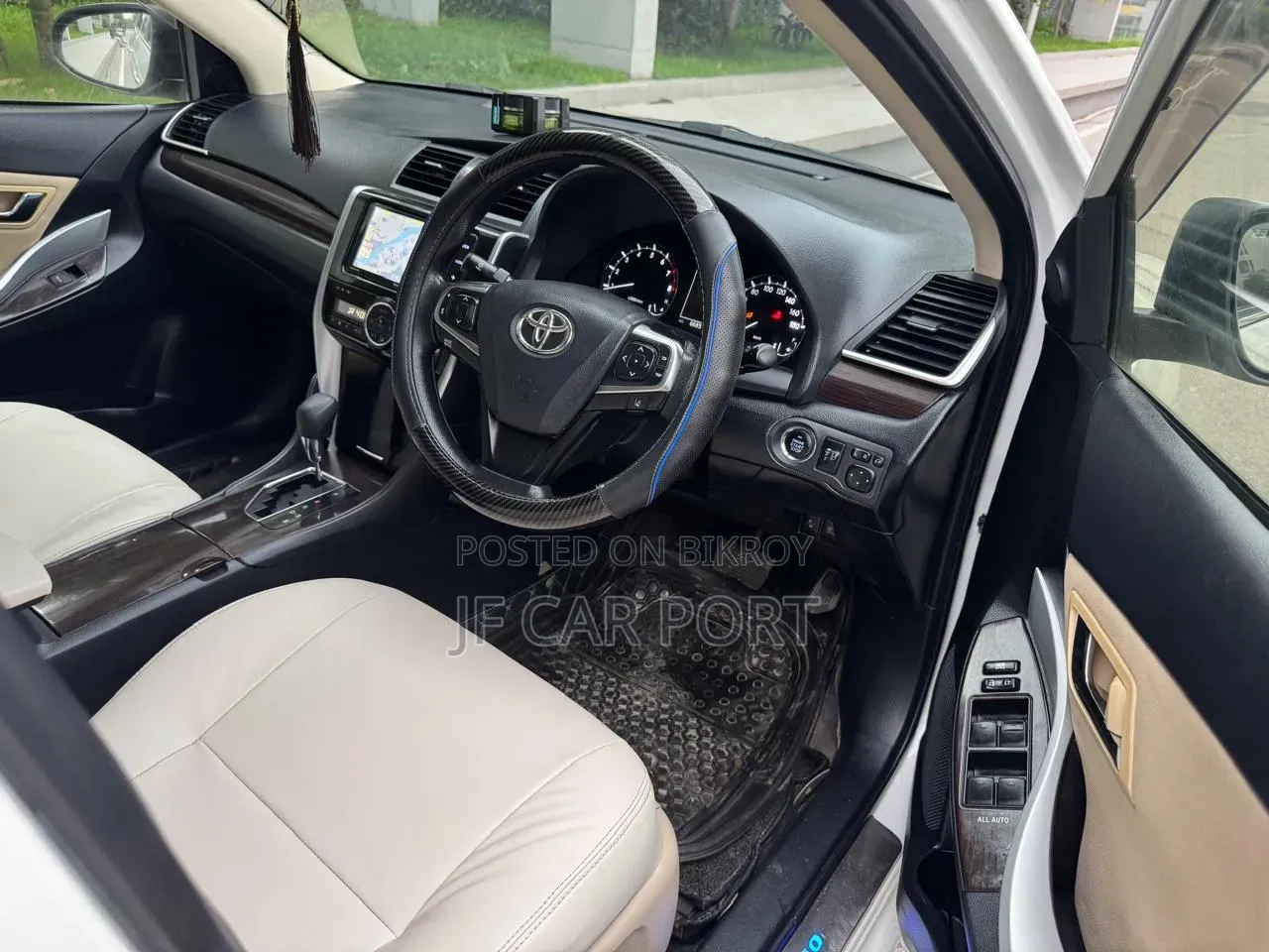 Toyota Premio 2017 Pearl