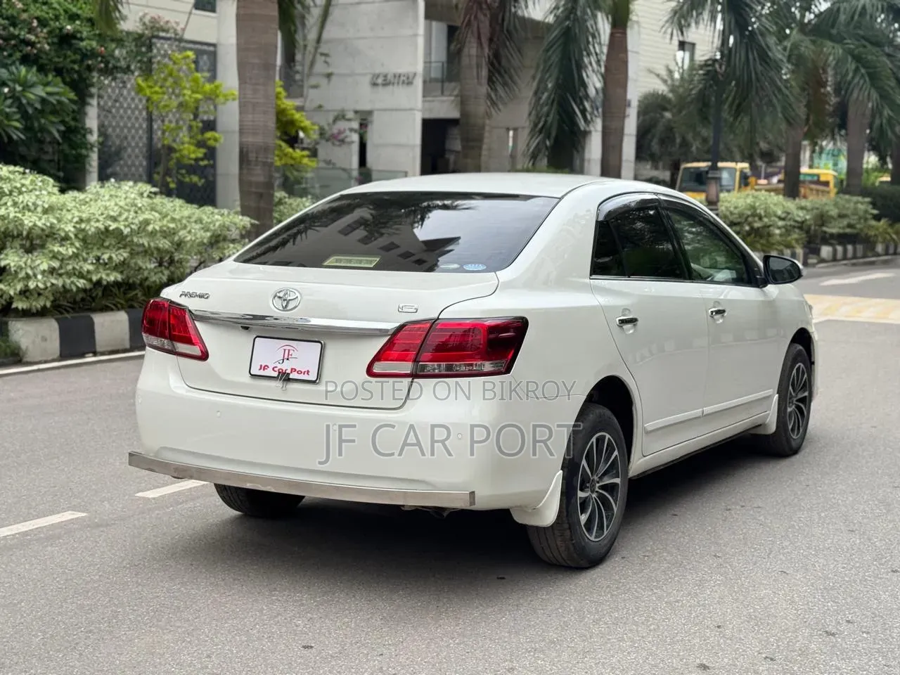 Toyota Premio 2017 Pearl