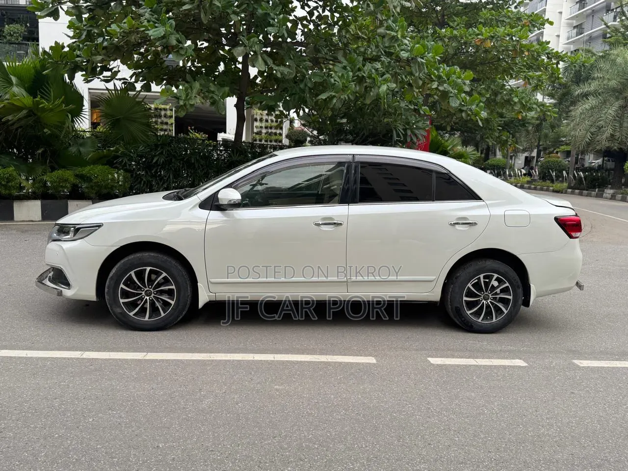 Toyota Premio 2017 Pearl
