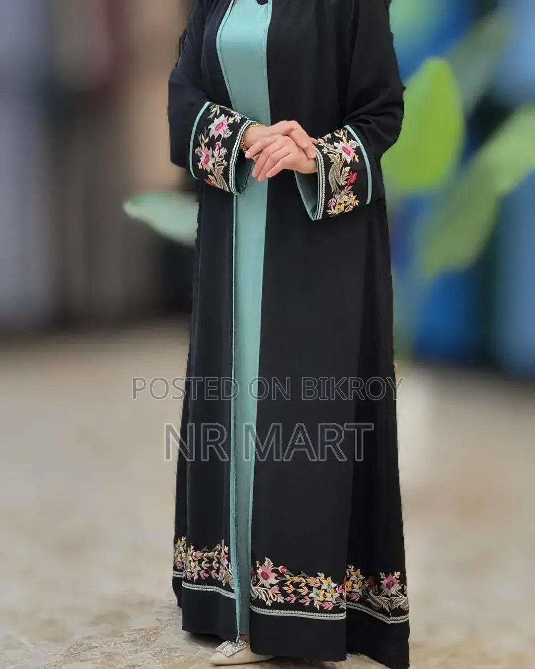 Nakshi Pata Embroidered Burqa | Full Set