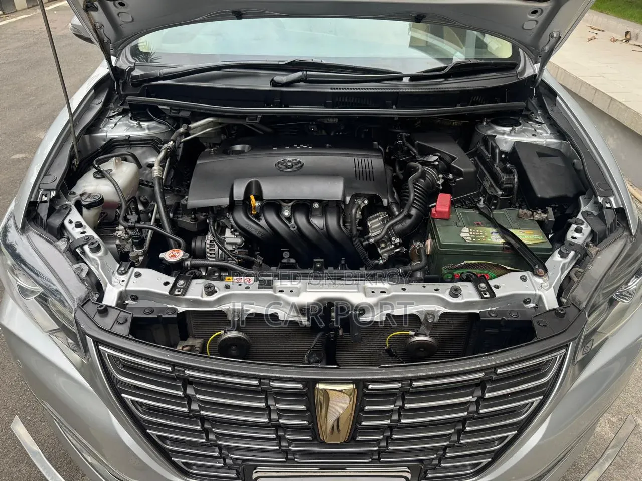 Toyota Premio 2018 Silver