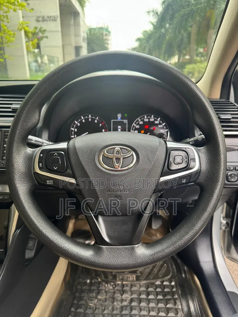 Toyota Premio 2018 Silver