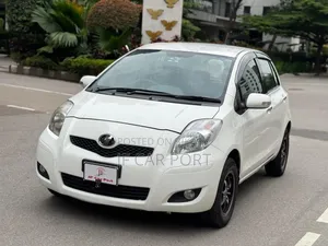 Toyota Vitz 2010 Pearl