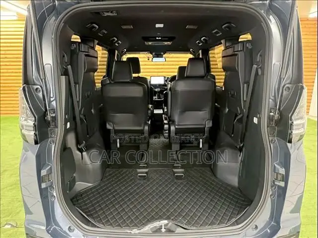 Toyota Voxy Hybrid S-G 2WD 7-Seater 2023 Gray
