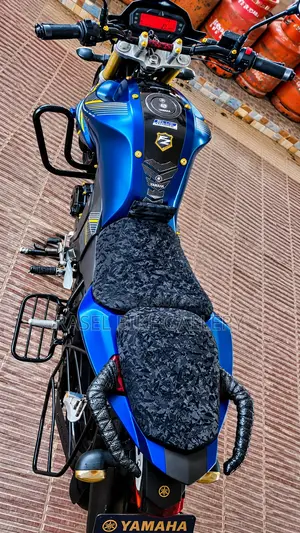 ইয়ামাহা এফজেড ২০২২ নীল