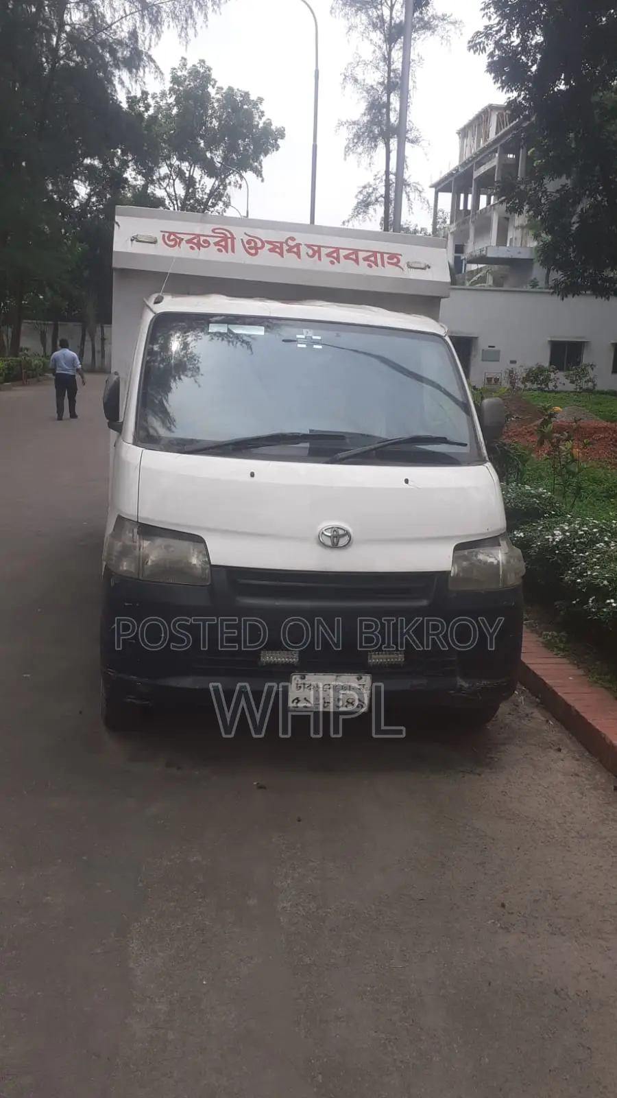 Nissan 8 Units Delivery Van 2012 White