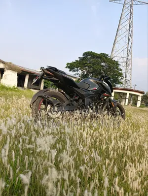 Bajaj Pulsar N160 2024 Black