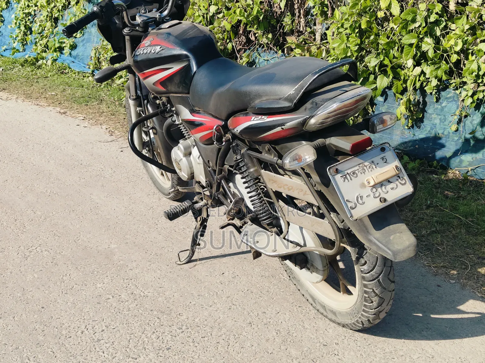 বাজাজ ডিসকভার ১২৫ ২০১৬ কালো