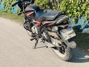 বাজাজ ডিসকভার ১২৫ ২০১৬ কালো